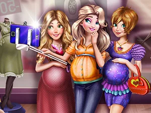 poster of Play Princesses Pregnant Selfie Game Online 2024 game
